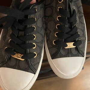 Coach shoes good condition